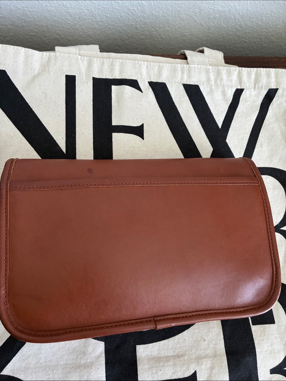 Vintage Coach Pocket Purse in British Tan - Picture 9 of 14